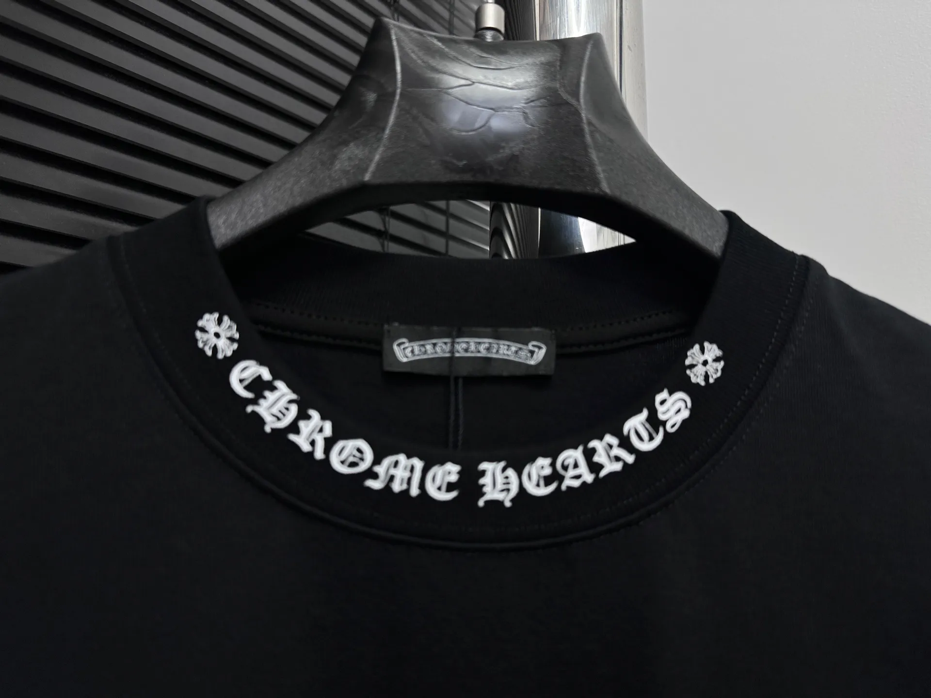 🅿️170 [Chrome heart*] Chrome heart ch 25ss early spring new style Sanskrit pocket short sleeves ·280g 100% cotton double yarn jersey fabric ·Special thickened 32 pieces of double-strand 1x1 thread in the same cylinder custom dyeing ·Double-needle stitching and cross-stitching technology ·Original main mark washed tag Color: black white Size: XS-L